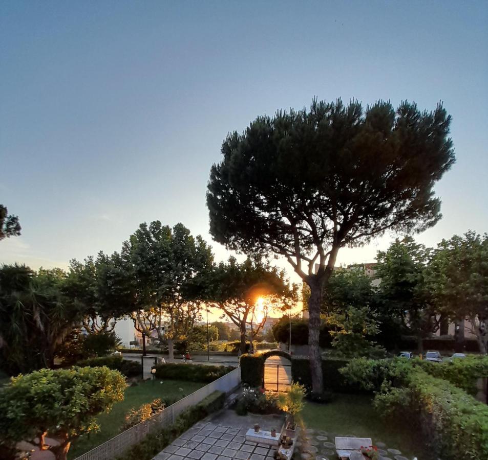 Bed and Breakfast Il Platano Piano di Sorrento Exterior foto