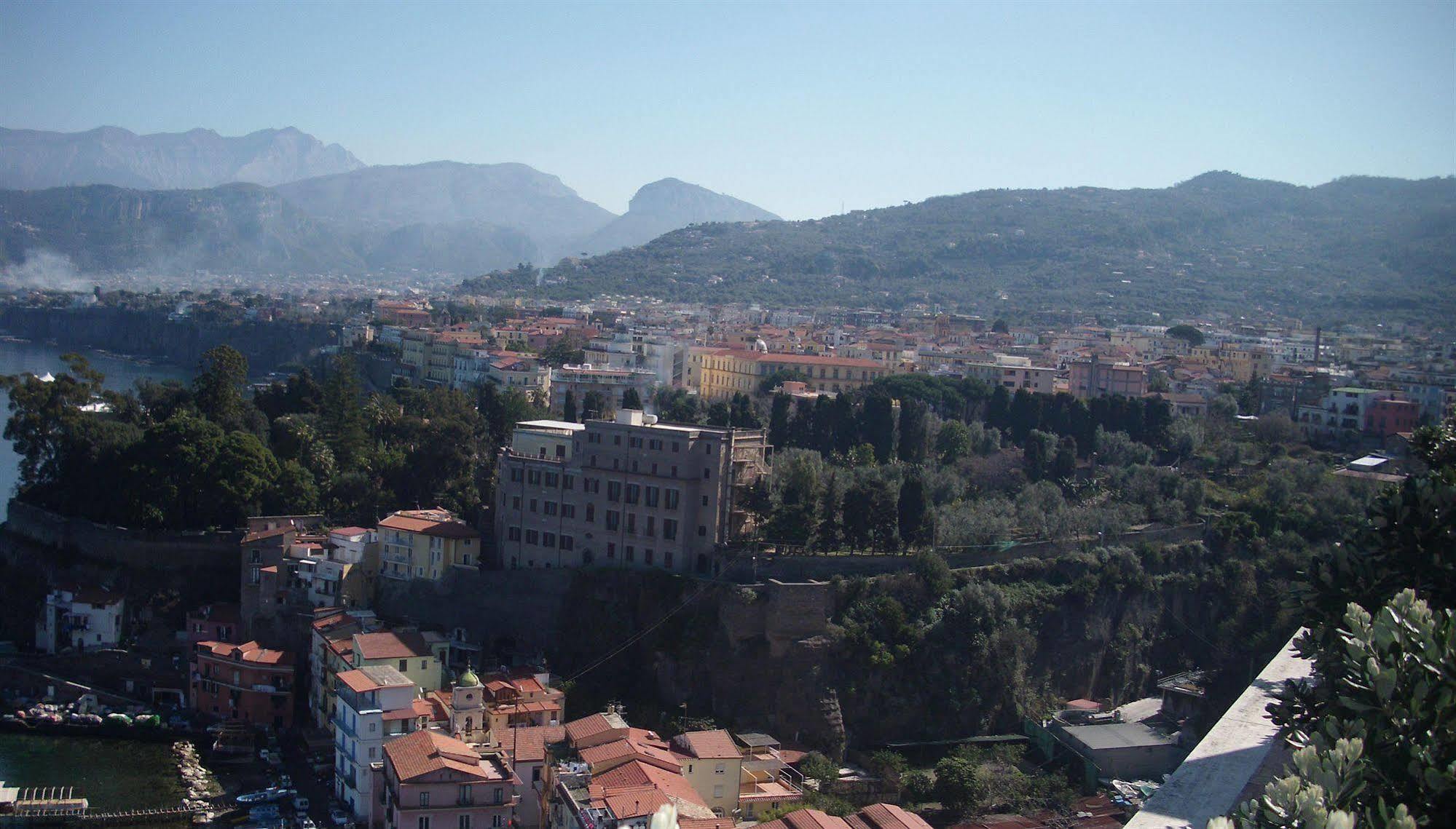 Bed and Breakfast Il Platano Piano di Sorrento Exterior foto